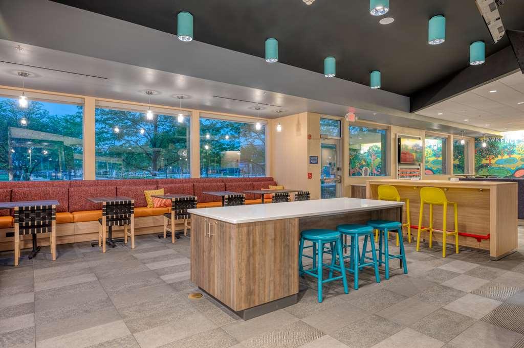 Tru By Hilton Indianapolis Lawrence, In Hotell Restaurant bilde